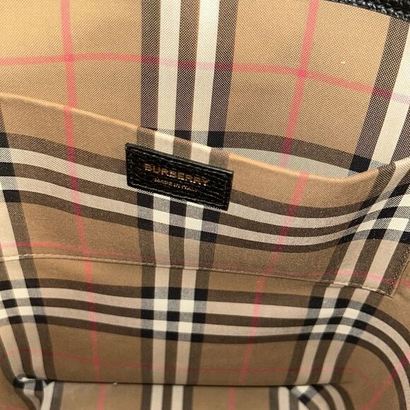 Authentic  Burberry Leather Black Shoulder Bucket Bag - Picture 13 of 15